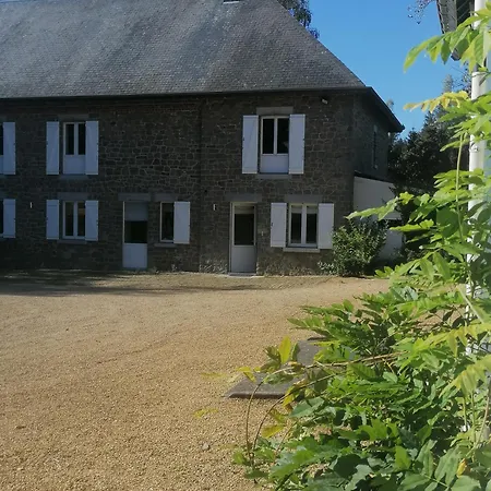 Au Regard Des Biches *