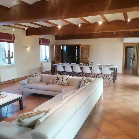 Au Regard Des Biches