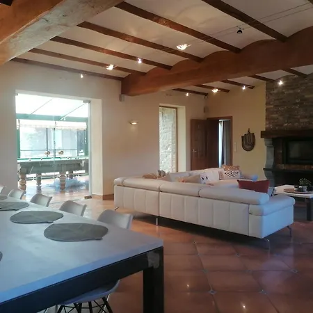 Au Regard Des Biches *