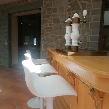 Au Regard Des Biches *