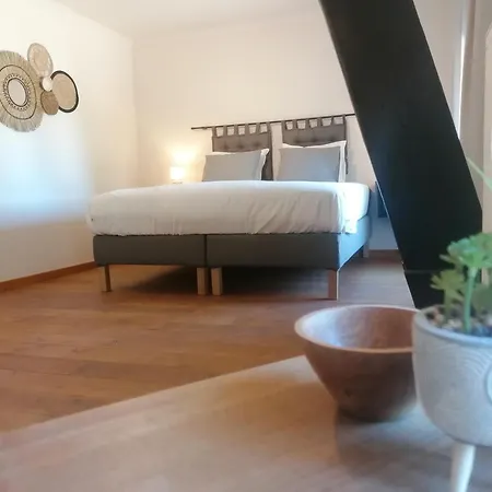 Au Regard Des Biches * Sovet