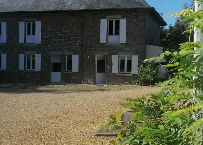 Au Regard Des Biches *