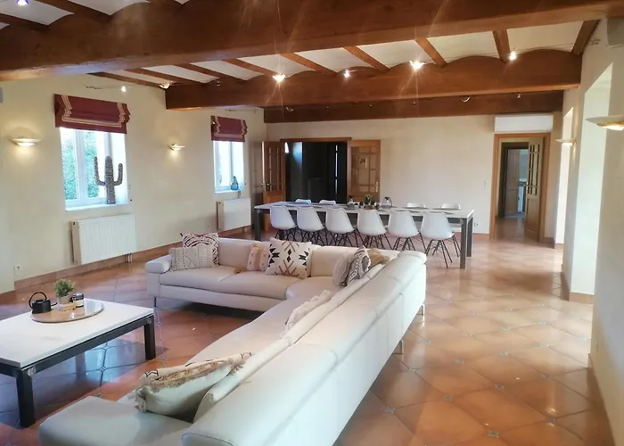 Au Regard Des Biches