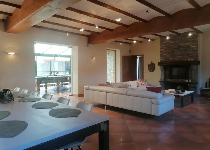 Au Regard Des Biches *