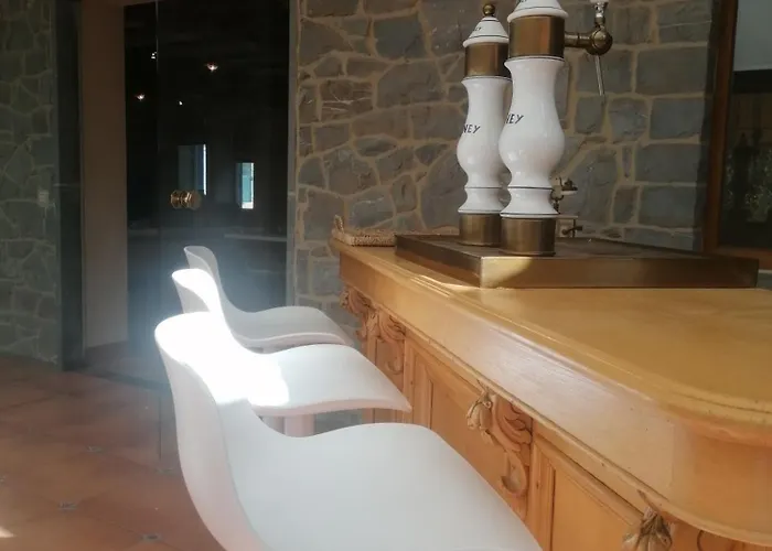 Au Regard Des Biches *